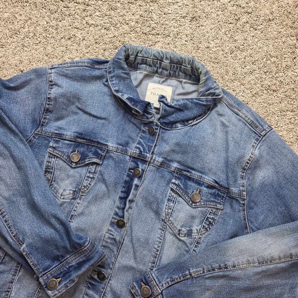 Torrid Denim Jacket Womens 3 Blue Cotton Blend Heart Buttons Casual Trucker